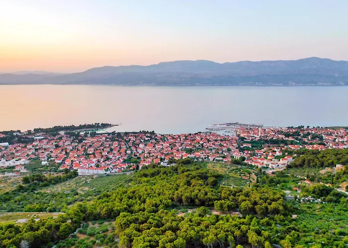 Διαμέρισμα With Parking Space Supetar, Brac - 6036 *